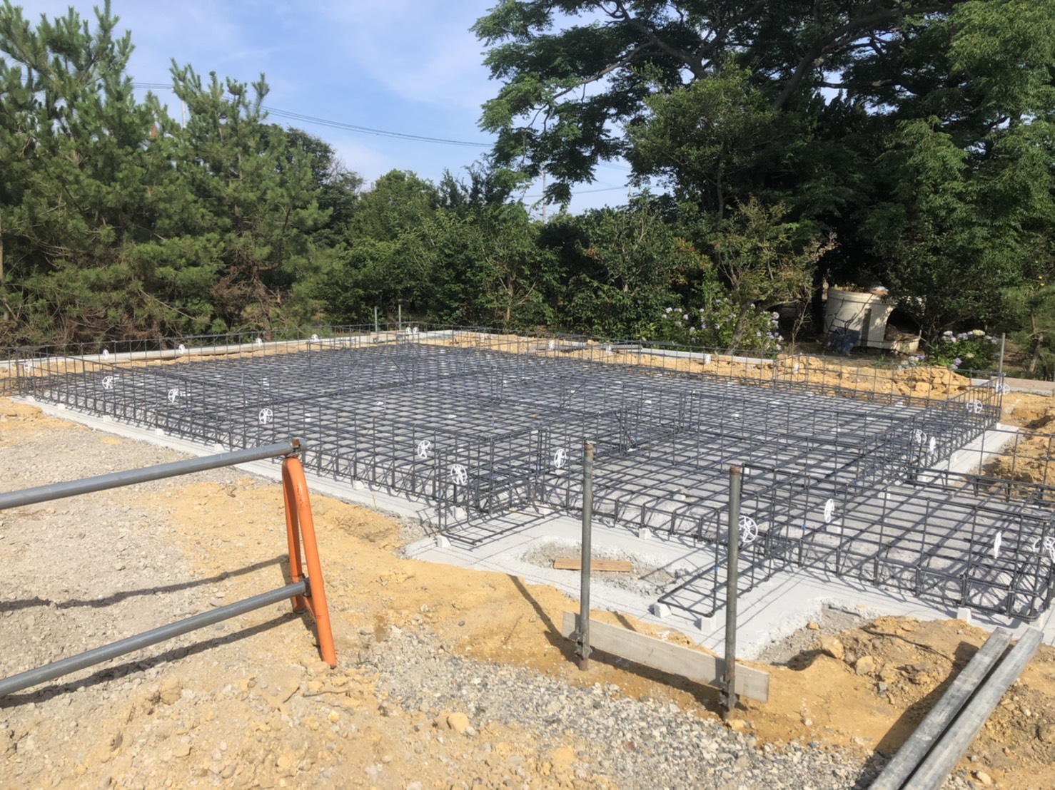 基礎工事に入りました